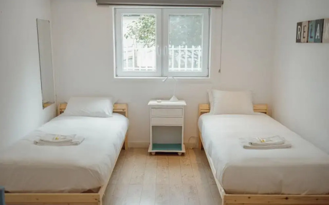 Porto Window Terrace Jacuzzi House by Vacationy
