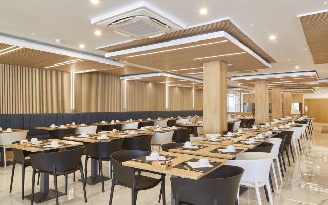 Invisa Hotel Club Cala Verde