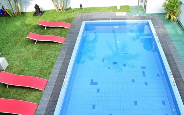 Sky Transit Hotel