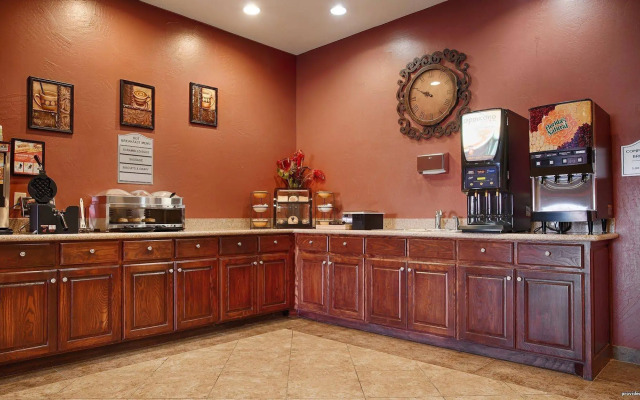 Best Western Oasis Inn