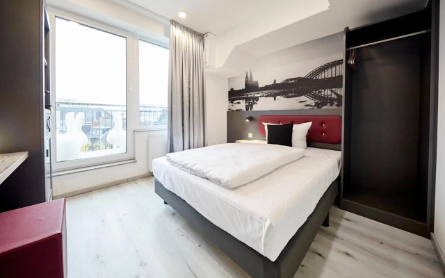 SMARTY Cologne Dom Hotel - Boardinghouse