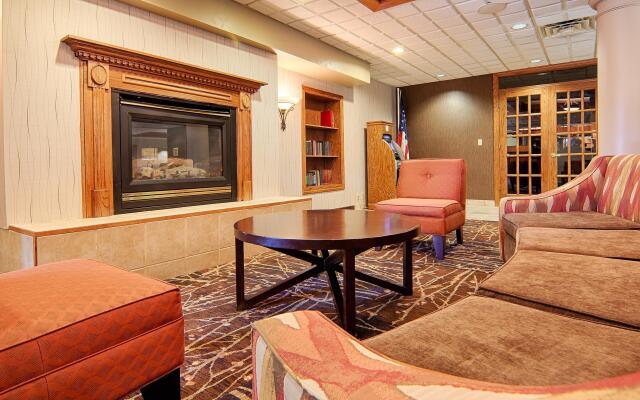 Norwood Inn & Suites