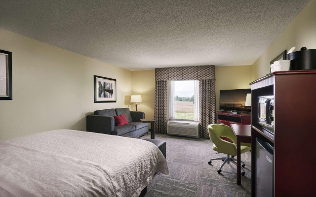 Hampton Inn & Suites Millington