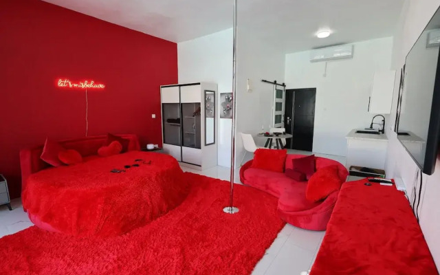 PÀRIS Honeymoon Suite