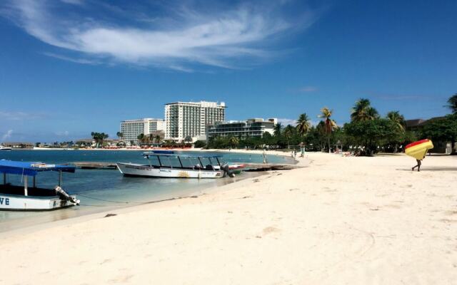 Private 2 Bedroom Beachfront Penthouse Condo Ocho Rios, Jamaica