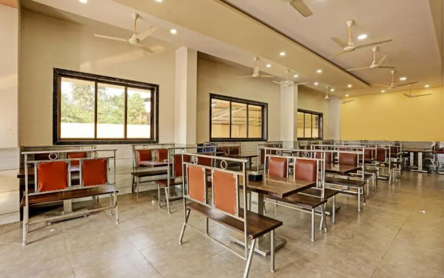 Capital O 91239 Hotel Sai Paradise