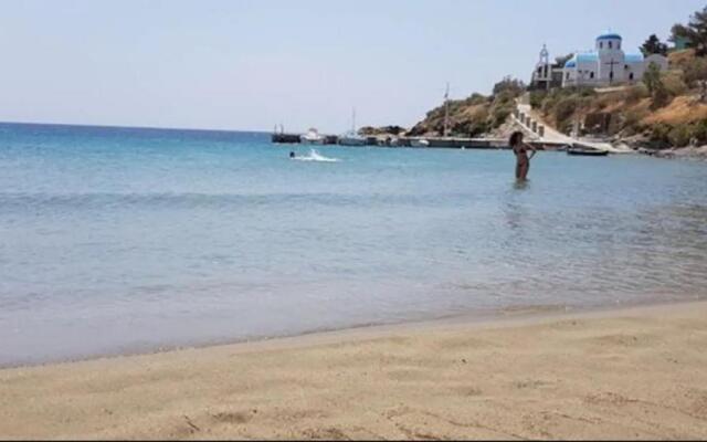 Syros Dreamy Maisonette 2 minutes from sandy beach
