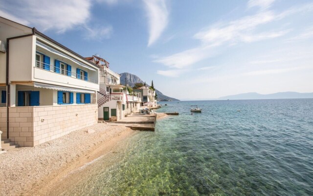 Stunning Home in Brist With Wifi and 4 Bedrooms
