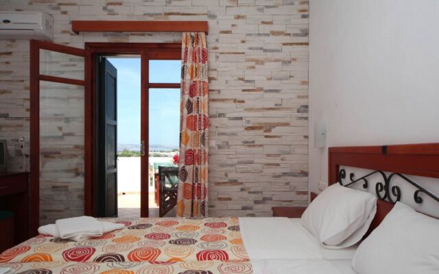 Plaka Hotel II