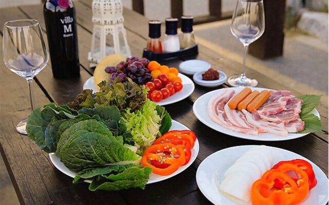 Uljin Sea and Momalet Pension