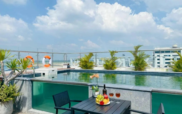 Hera Luxury Hotel