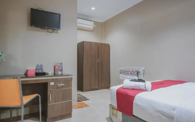 RedDoorz Syariah near Jamtos Jambi 2