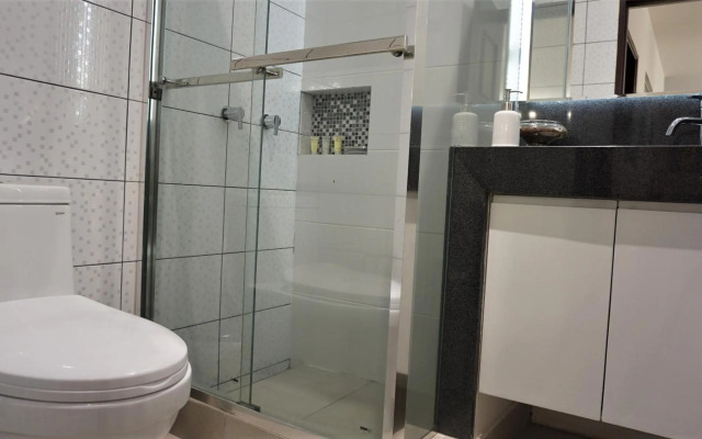 Casa Pillqu APARTAMENTOS PRIVADOS - 10min del Aeropuerto Lima PE