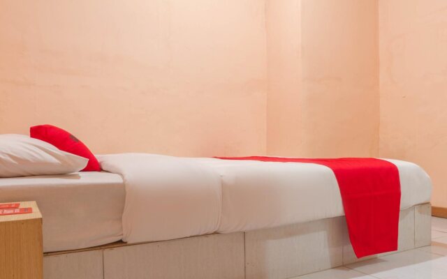 Catellya Guest House by RedDoorz