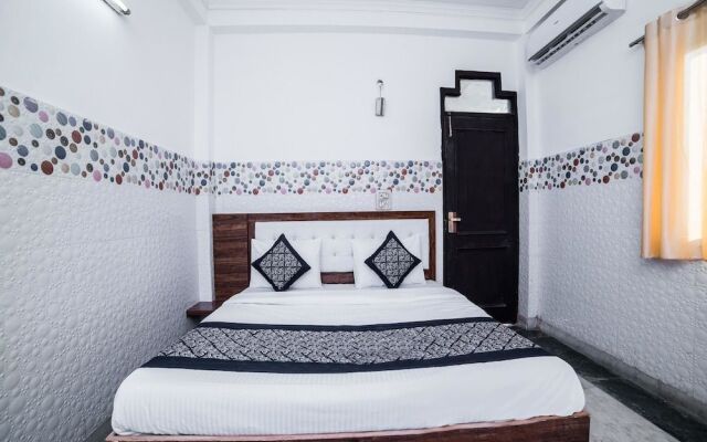OYO 13730 Hotel Balram