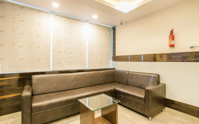 Capital O 15950 J K Residency