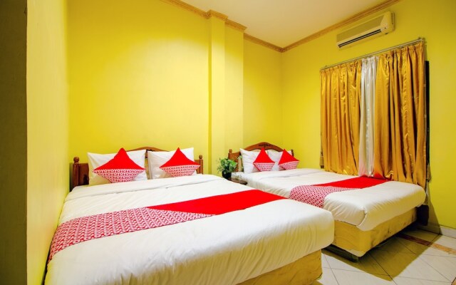 OYO 1770 Hotel Mawar Saron 2