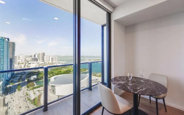 Bayside Luxury Studio Near Bayfront Park