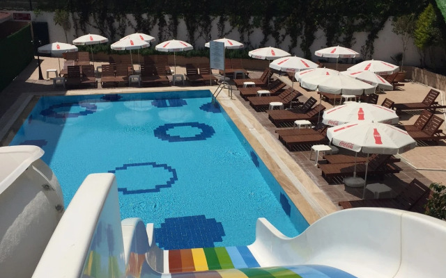 Side Legend Hotel