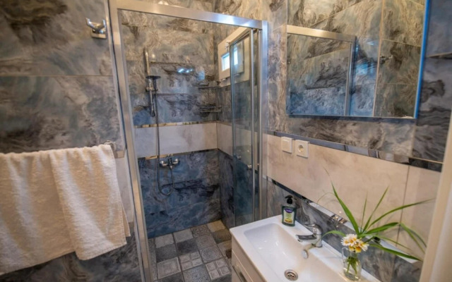 Villa Close to Inlice Beach With Pool in Fethiye