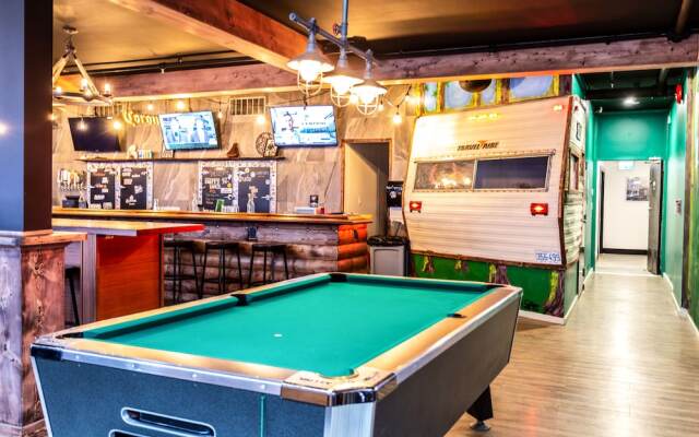 Crash Hotel Squamish