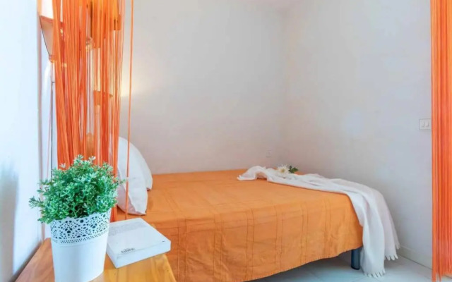 13-02 Bonito estudio con vistas al mar