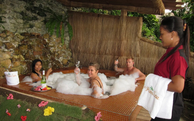 El Galleon Beach Resort Asia Divers