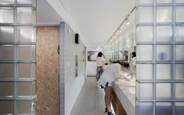 WEFLOW Hostel