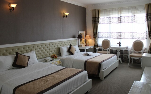 Cherry Hotel I