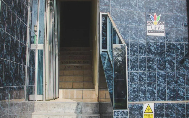 Tupac Hostel - Lima Airport