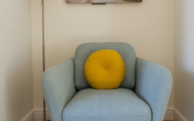 Modern 1BR Top Floor Apartment In Paddington