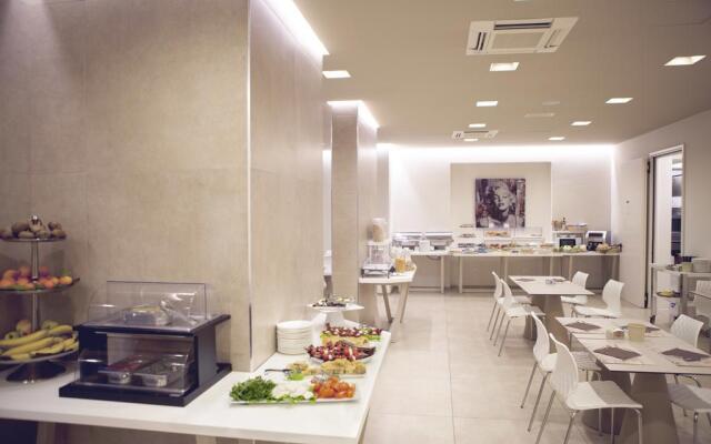 L'Hotel