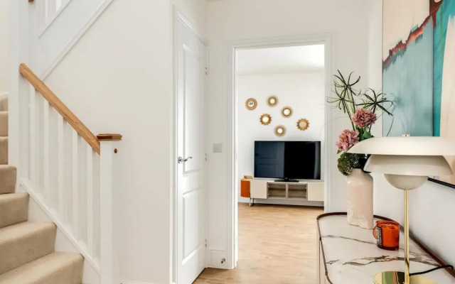 Tranquil 4-bed Oasis Modern Chic