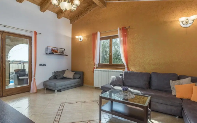 Villa with Private Pool Just 10 Minutes Drive From the Beach And Porec Center - Villas_and_Bungalows in Porec - Photo 4