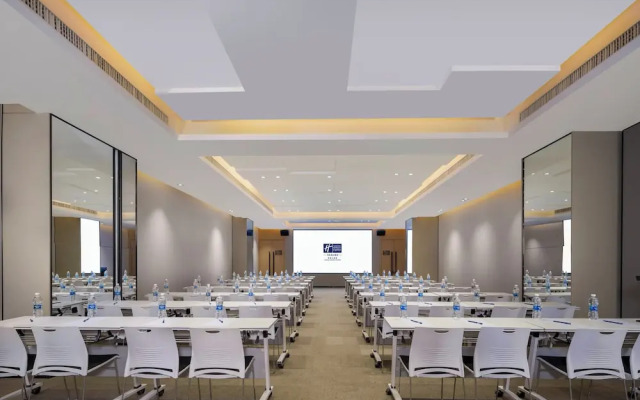 Holiday Inn Express Zhuhai Grand Theater by IHG