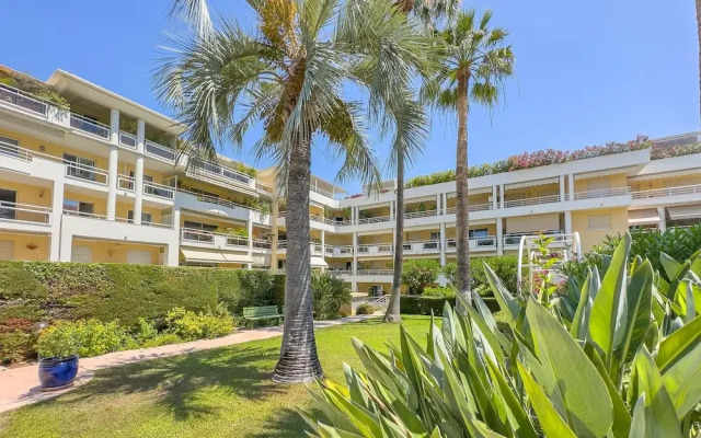 Le First in Cannes With 2 Bedrooms and 2 Bathrooms