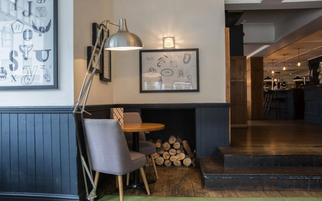 The White Star Tavern