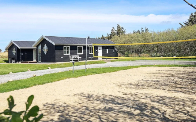 Stunning Holiday Home in Hirtshals with Hot Tub