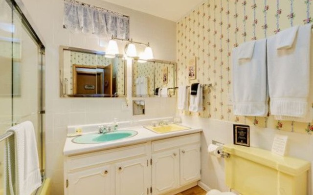 Oak Hill Bed & Breakfast