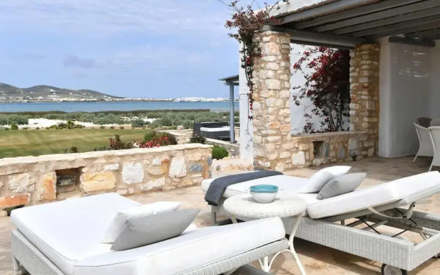 Sea front 2 bed house next to kite sports