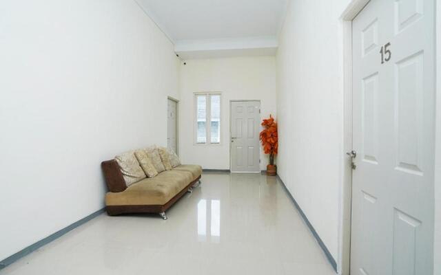 OYO 2968 Cahaya Residence Surabaya Near RSU National Hospital Kota Surabaya