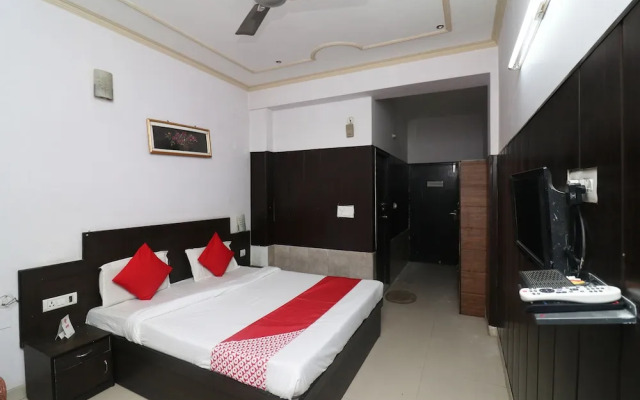 OYO 25037 Hotel Taj Heaven