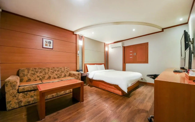 J Hotel Suwon
