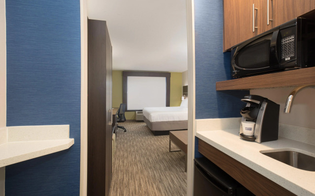 Holiday Inn Express Hotel & Suites Longmont by IHG