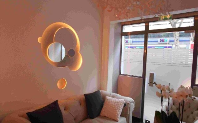 Hotel Lumières Montmartre Paris