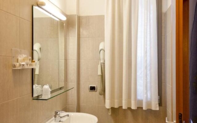 Idania Hotel