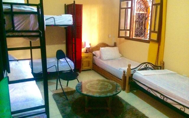 Hostel Villa Red City