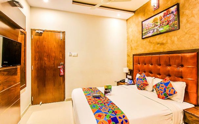 FabHotel Empire Suites