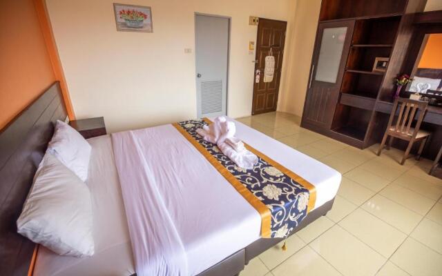 Lily Holiday Hotel