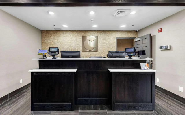 Comfort Inn & Suites Logan Near University